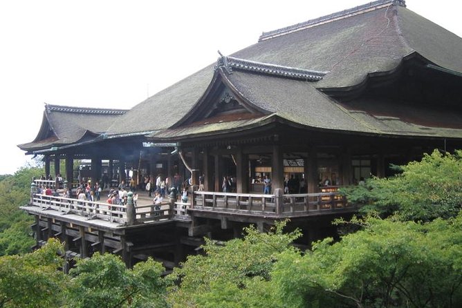 Sagano Romantic Train & Arashiyama, Kiyomizudera, Fushimi Inari Taisha Day Tour - Lunch options: what’s included, what’s not, and how to eat smart