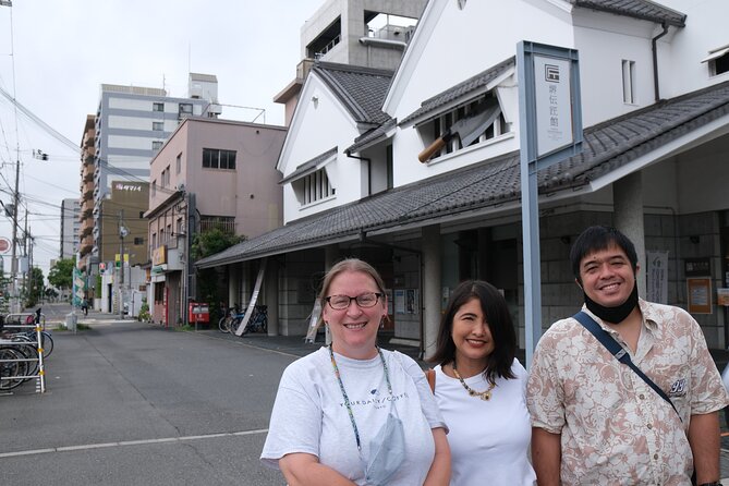 Sakai - Knife Factory and Craft Walking Tour - Stop 1: 八百源来弘堂本店 and Sakai cinnamon mochi