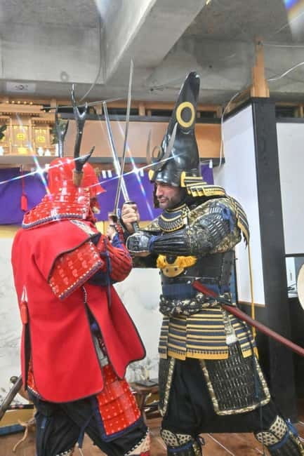 Samurai Armor & Sword experience with phot near Osaka Castle - Samurai sword manners and the logic of carrying a blade