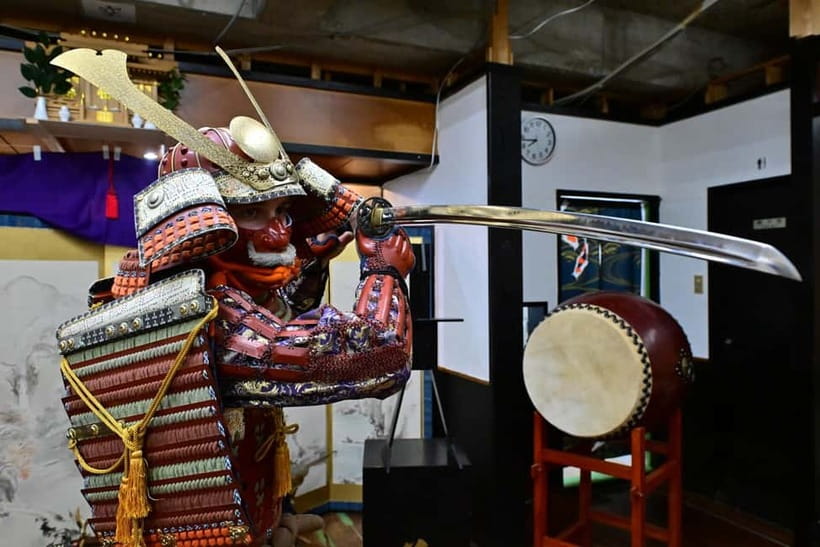 Samurai Armor & Sword experience with phot near Osaka Castle - Iai basics: battou, chiburui, and nottou