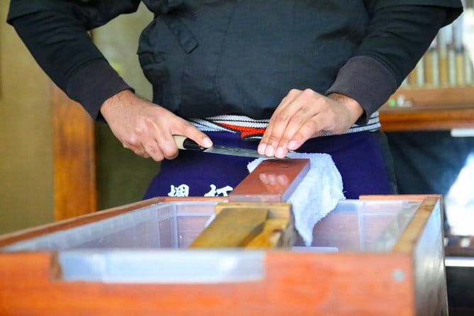 Sharpen Japanese Knives in Osaka - Knife City Sakai: more than shiny blades